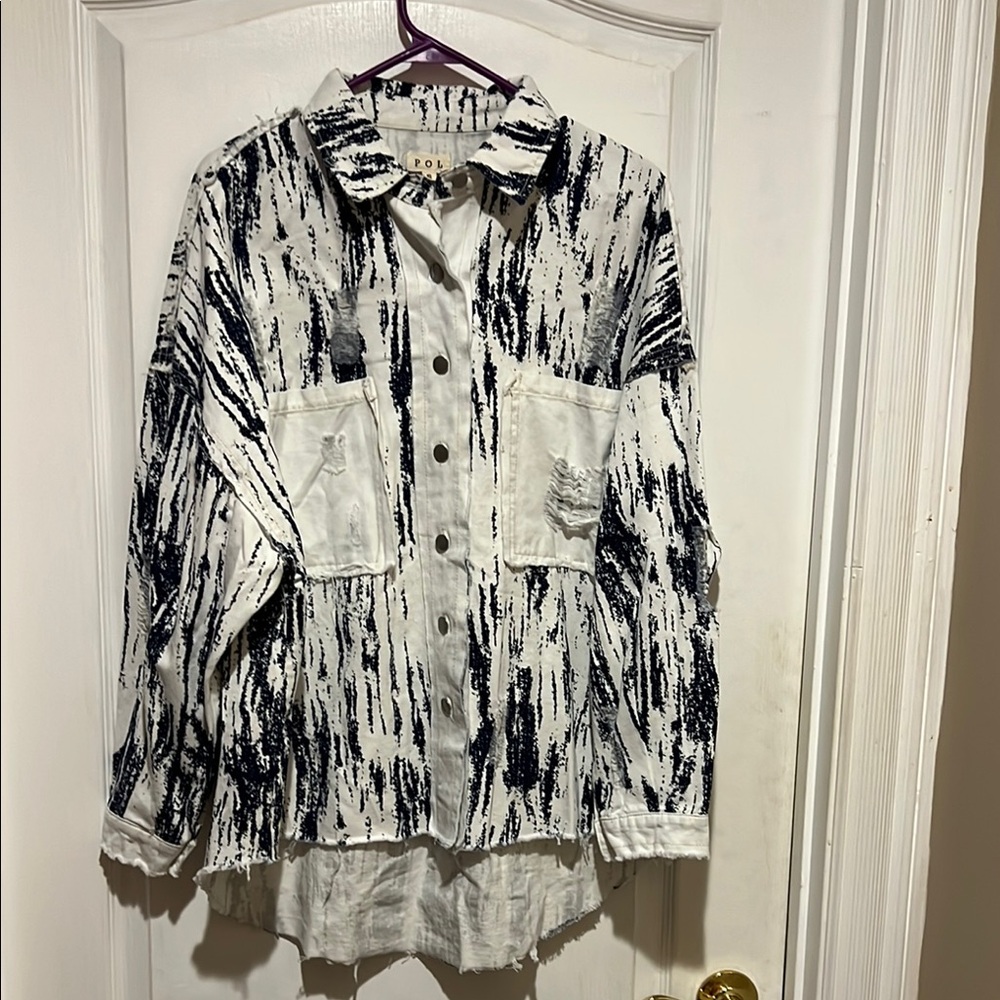 Women’s Black & White Brushstroke Button-Front Shirt